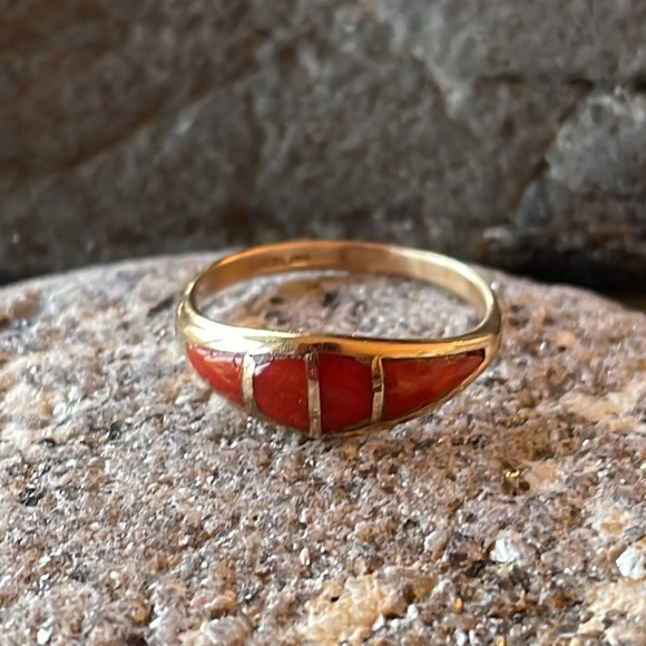 Vintage Zuni Native American Gold Red Coral Ring - Picture 4 of 10
